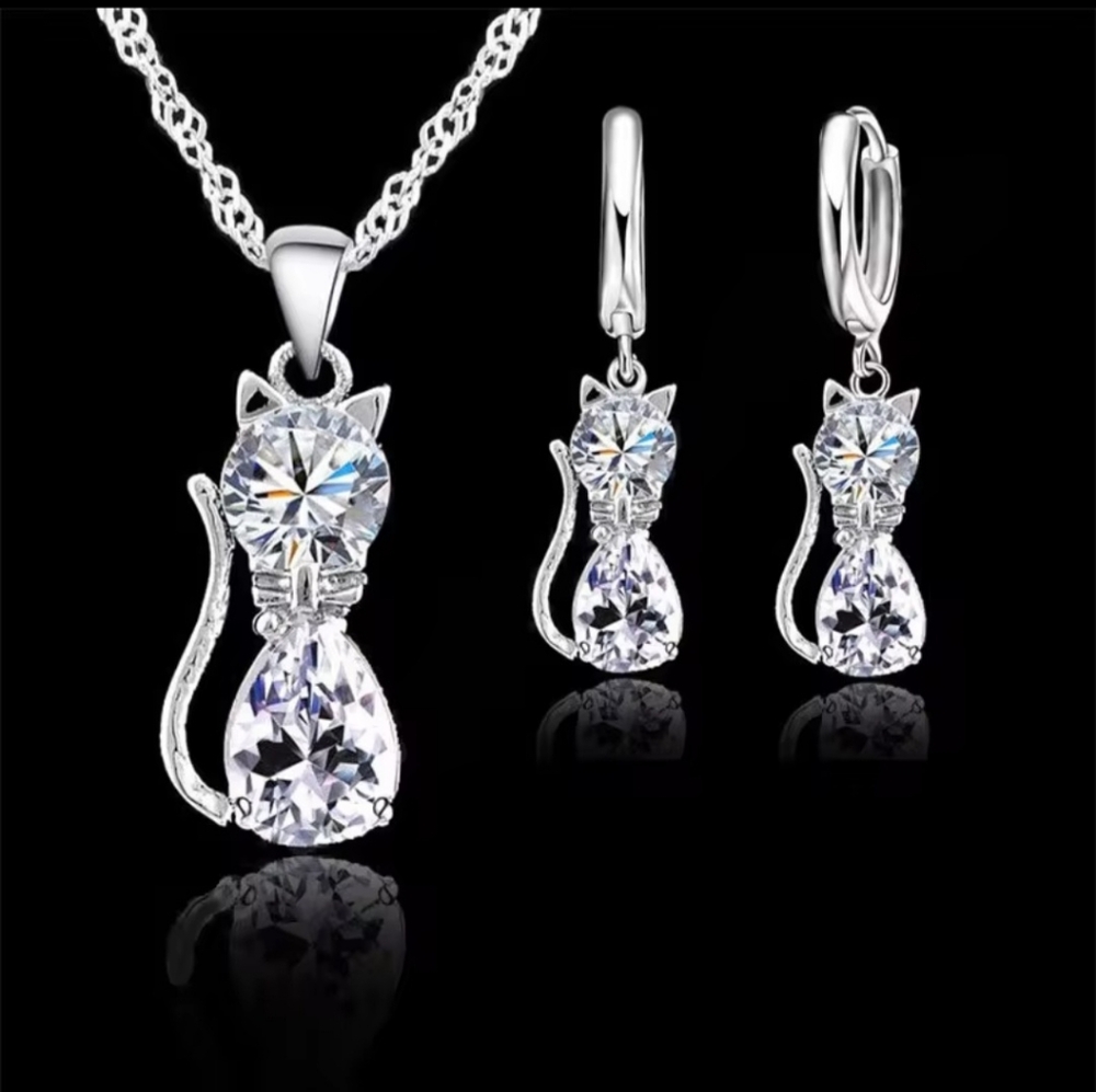 Sterling silver cat pendant necklace